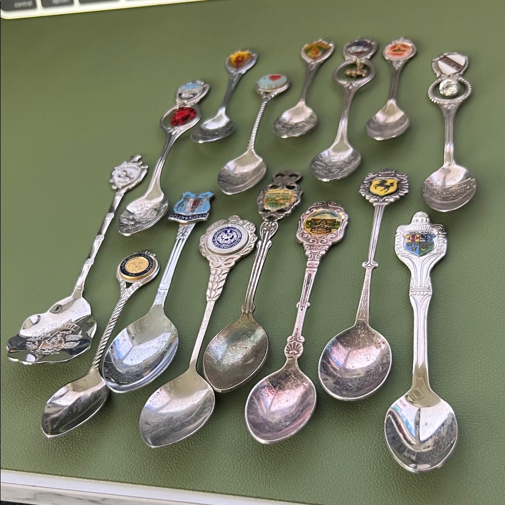 Collectable Spoon Lot of 15 - Vintage to Modern! - Picture 16 of 16